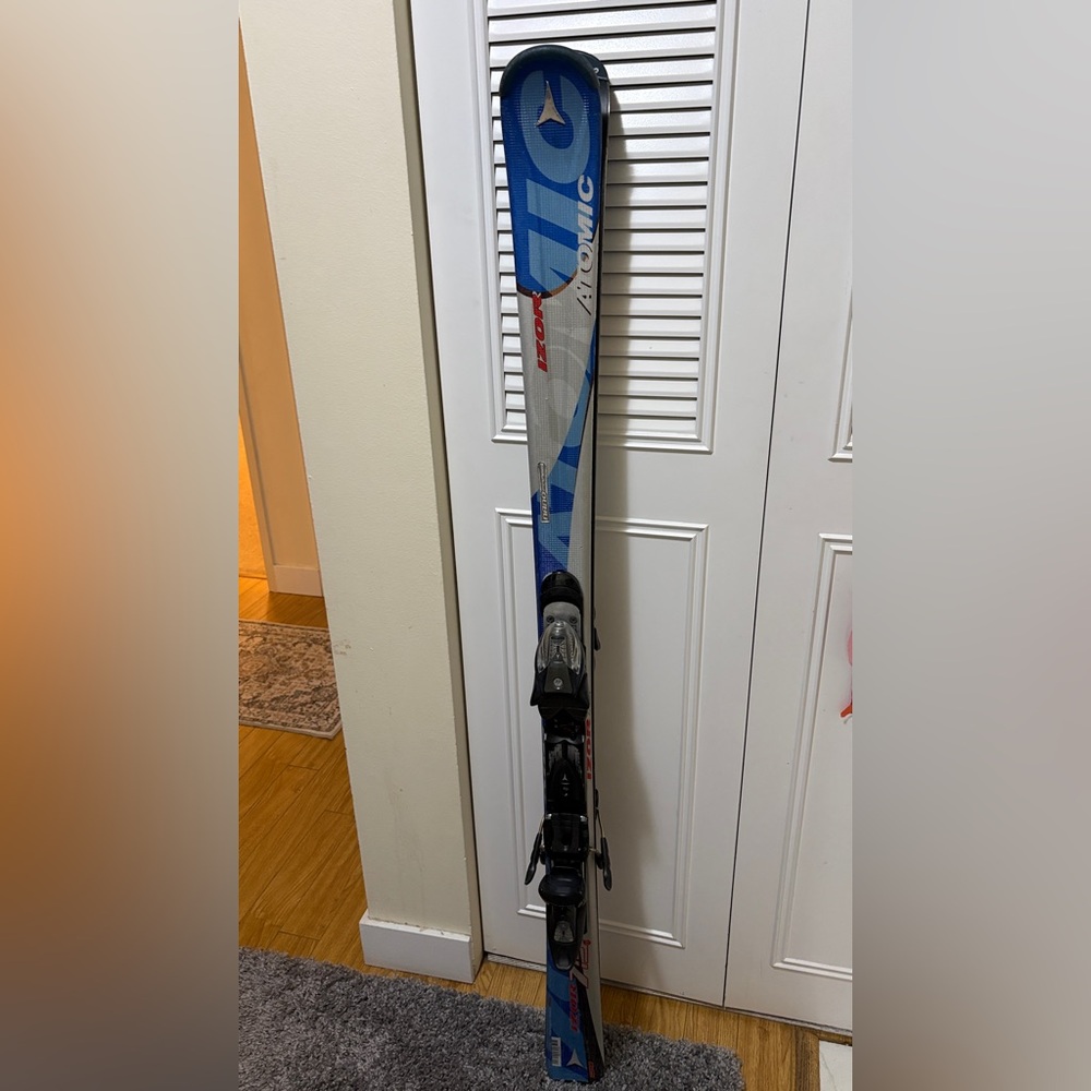 150 cm Atomic nano Blue and Gray Skis